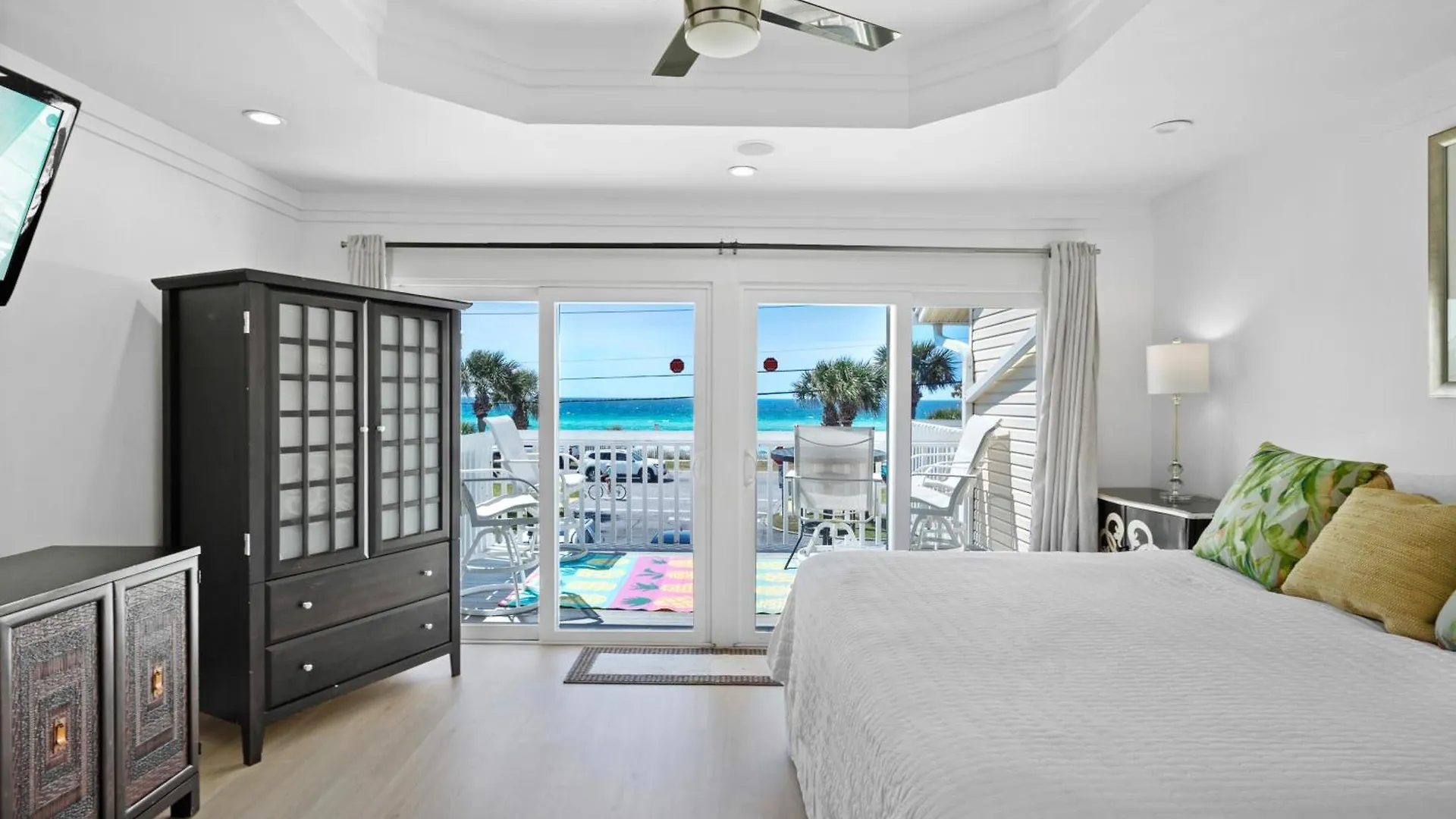 Beach Escape, King Suite, Ocean Views, Pet Friendly Destin 0*,